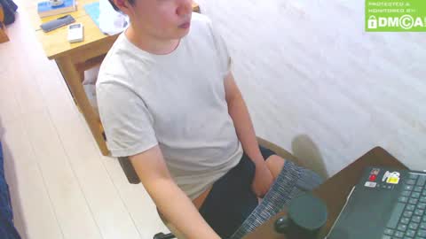 Snapshot of flowerbox chatting on 02/23/25, 07:44 flowerbox online show from 02/23/25, 07:44