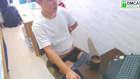 Snapshot of flowerbox chatting on 11/01/25, 03:52 flowerbox online show from 11/01/25, 03:52