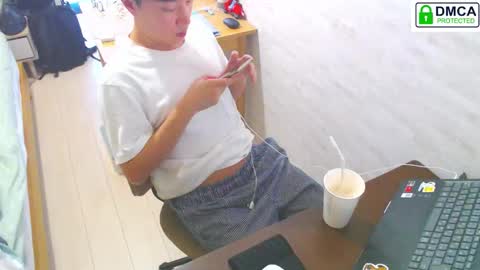 Snapshot of flowerbox chatting on 11/03/25, 06:25 flowerbox online show from 11/03/25, 06:25