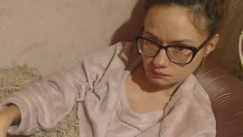 say meow and send tip  online show from 10/27/25, 11:36