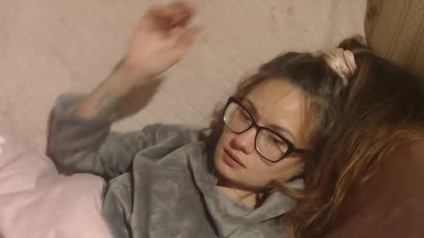 say meow and send tip  online show from 11/16/25, 08:25