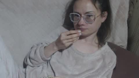 say meow and send tip  online show from 04/22/26, 06:53