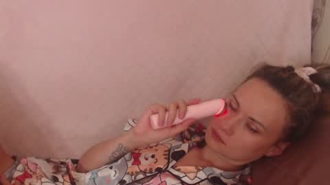Snapshot of flowercandydoll chatting on 07/26/26, 08:21 say meow and send tip online show from 07/26/26, 08:21
