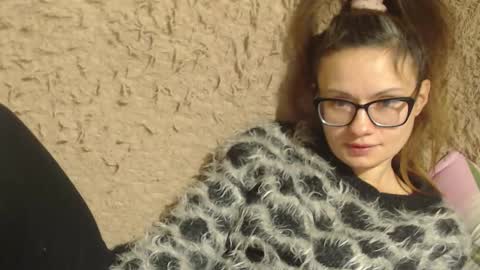 say meow and send tip  online show from 12/19/24, 10:56