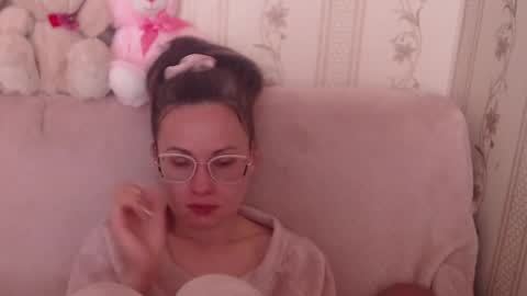 say meow and send tip  online show from 05/04/26, 07:26