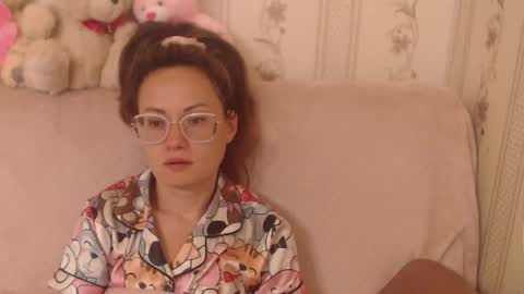 say meow and send tip  online show from 06/08/26, 08:58