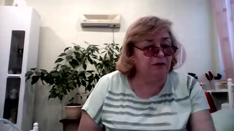 Flowerlower online show from 02/09/25, 02:18