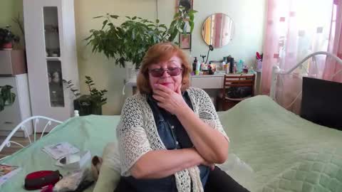 Flowerlower online show from 09/29/25, 09:58