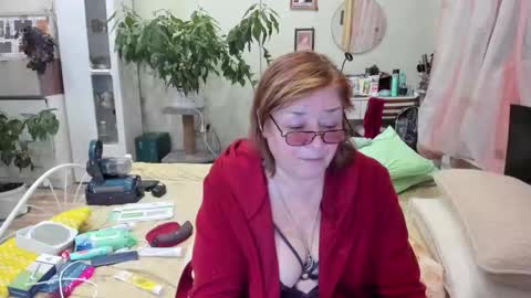 Flowerlower online show from 10/28/25, 06:43