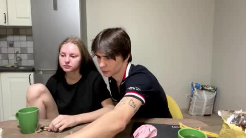 flowerscouple online show from 02/10/26, 10:14