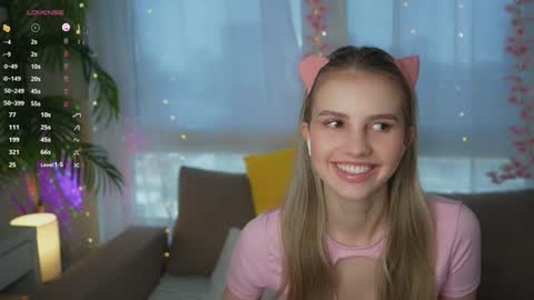 Adeline online show from 12/25/24, 08:40