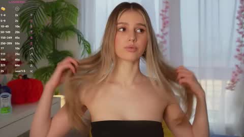 Adeline online show from 03/11/25, 08:41