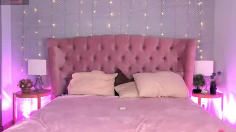 Mia online show from 11/16/25, 09:20