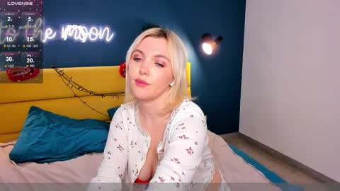 Monica online show from 01/10/25, 11:33