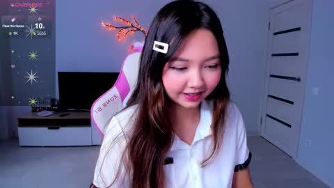 Snapshot of fluffy_rose chatting on 10/08/25, 01:58 Rose online show from 10/08/25, 01:58