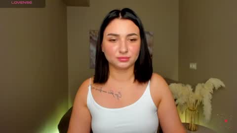 Snapshot of flufyfoxx chatting on 07/09/26, 12:26 Lina online show from 07/09/26, 12:26
