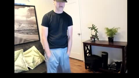 Snapshot of fngaymerguy chatting on 04/19/26, 02:22 bulge vpl online show from 04/19/26, 02:22