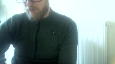 Snapshot of fns2011 chatting on 11/10/25, 09:19 fns2011 online show from 11/10/25, 09:19