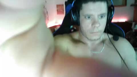 Snapshot of focusw0w chatting on 10/15/25, 10:37 focusw0w online show from 10/15/25, 10:37
