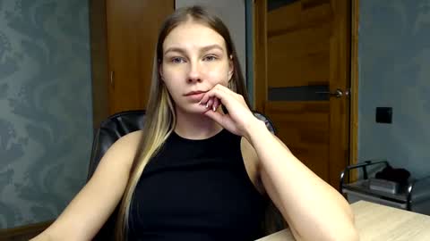Snapshot of fofhcf chatting on 12/02/24, 08:00 Molli Ready for any play with you. Hottest show in pvt Help a student earn big tokens online show from 12/02/24, 08:00