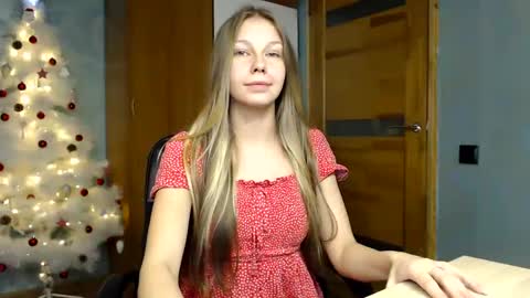 Snapshot of fofhcf chatting on 12/13/24, 11:28 Molli Ready for any play with you. Hottest show in pvt Help a student earn big tokens online show from 12/13/24, 11:28
