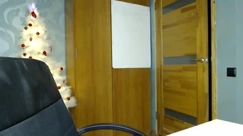 Snapshot of fofhcf chatting on 01/25/25, 07:39 Molli Ready for any play with you. Hottest show in pvt Help a student earn big tokens online show from 01/25/25, 07:39