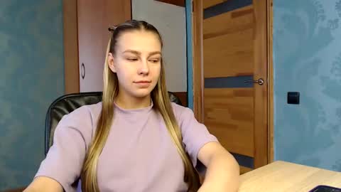 Snapshot of fofhcf chatting on 02/07/25, 10:08 Molli Ready for any play with you. Hottest show in pvt Help a student earn big tokens online show from 02/07/25, 10:08