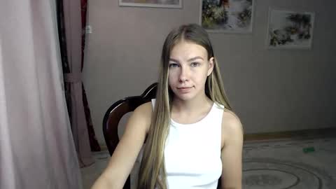 Snapshot of fofhcf chatting on 09/17/25, 07:37 Molli Ready for any play with you. Hottest show in pvt Help a student earn big tokens online show from 09/17/25, 07:37