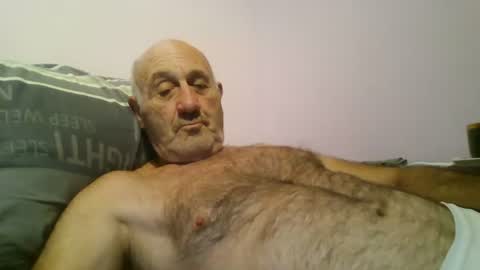 Snapshot of follador1001 chatting on 06/24/26, 08:30 follador1001 online show from 06/24/26, 08:30