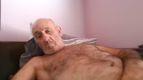 Snapshot of follador1001 chatting on 06/25/26, 01:15 follador1001 online show from 06/25/26, 01:15