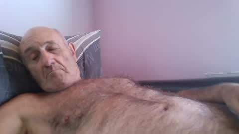 Snapshot of follador1001 chatting on 06/29/26, 01:11 follador1001 online show from 06/29/26, 01:11
