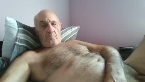 Snapshot of follador1001 chatting on 06/30/26, 11:22 follador1001 online show from 06/30/26, 11:22