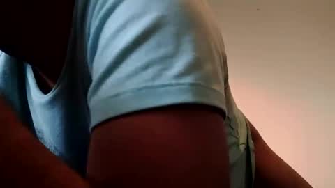 Snapshot of follonwx16xd chatting on 09/15/25, 09:15 follonwx16xd online show from 09/15/25, 09:15