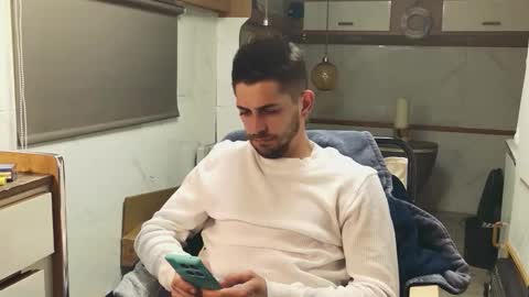 independent model online show from 04/04/26, 07:00