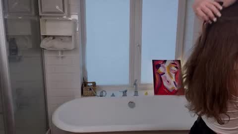 Snapshot of fondawollyung chatting on 02/17/26, 05:48 Mery online show from 02/17/26, 05:48