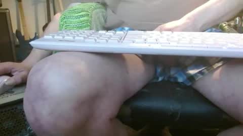 Snapshot of fooman103 chatting on 04/21/26, 02:15 Fooman1007 online show from 04/21/26, 02:15