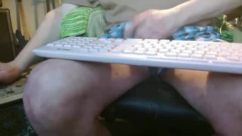 Snapshot of fooman103 chatting on 04/21/26, 02:51 Fooman1007 online show from 04/21/26, 02:51