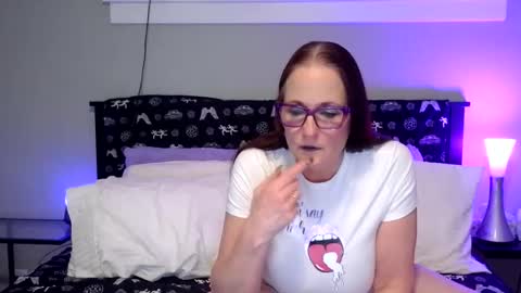 Snapshot of forbiddenwifey chatting on 04/19/26, 04:12 forbiddenwifey online show from 04/19/26, 04:12