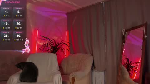 Snapshot of forest_lina chatting on 04/10/26, 02:44 online show from 04/10/26, 02:44