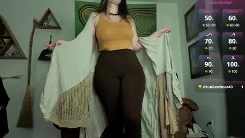 Snapshot of forestdarling chatting on 02/19/26, 02:18 forestdarling online show from 02/19/26, 02:18