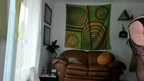 Snapshot of forestdarling chatting on 07/11/26, 08:44 forestdarling online show from 07/11/26, 08:44