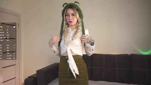 Snapshot of forestproject chatting on 11/10/25, 06:12 Flair online show from 11/10/25, 06:12