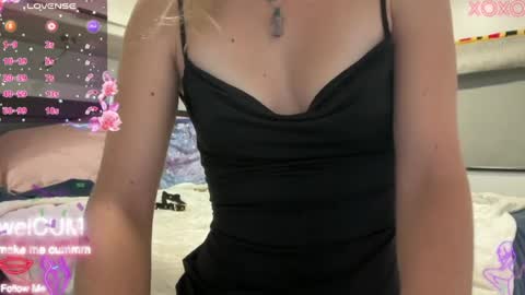 Snapshot of foreverkinkyy chatting on 05/10/26, 05:40 Elaine online show from 05/10/26, 05:40