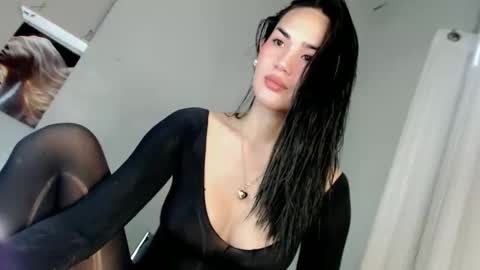 KHATRINA STACIE MARIE online show from 12/03/25, 09:13