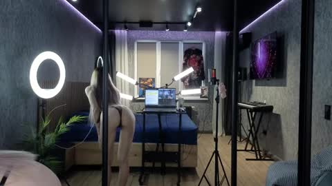 Karina and  online show from 04/15/26, 10:33