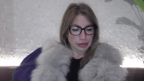 fox_red_lady7 online show from 12/06/24, 09:35