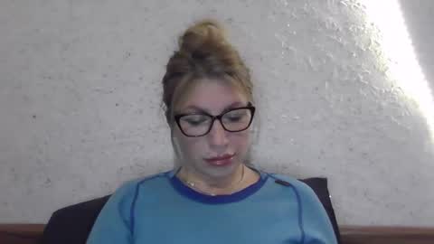 fox_red_lady7 online show from 12/17/24, 07:48