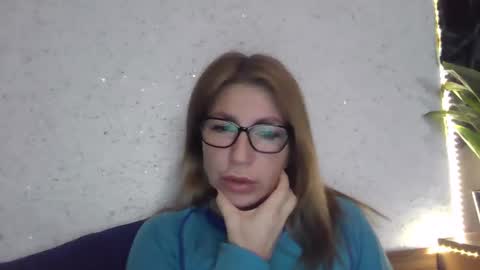 fox_red_lady7 online show from 02/08/25, 11:44