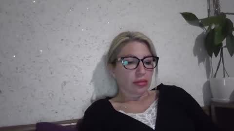 fox_red_lady7 online show from 05/11/26, 06:38