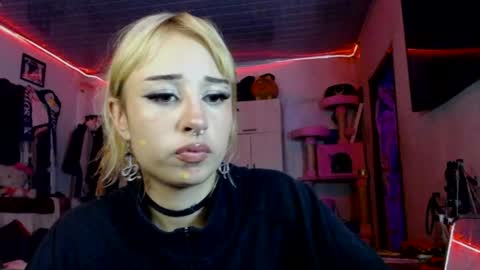 Snapshot of foxbunny_xd chatting on 06/13/26, 01:58 foxbunny_xd online show from 06/13/26, 01:58